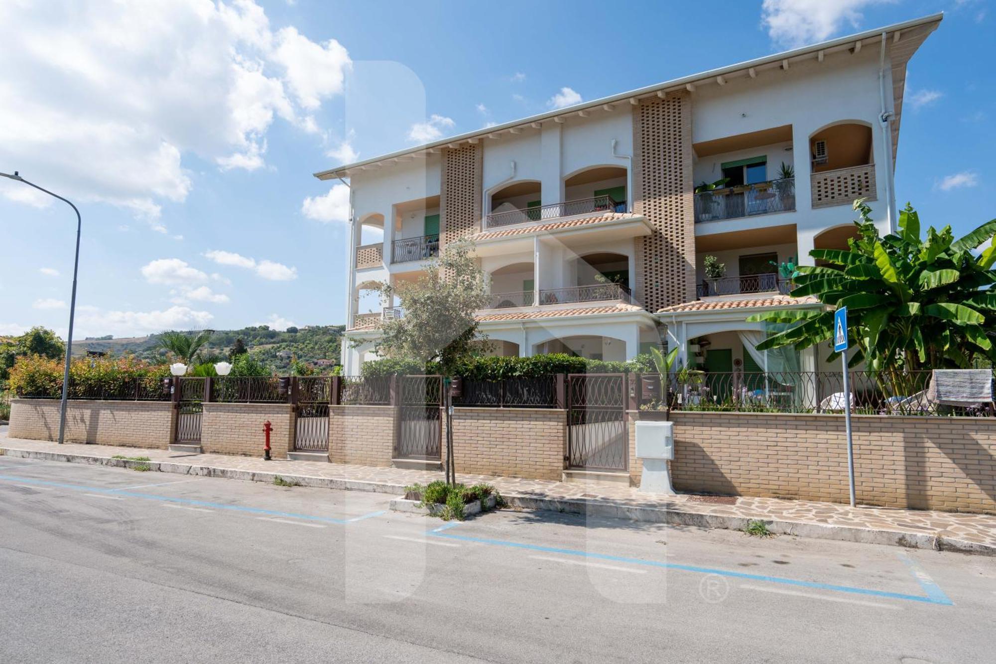 Homiday - Merope Apartment Pineto